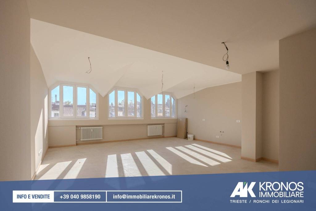 appartamento in vendita a Trieste in zona Borgo Teresiano