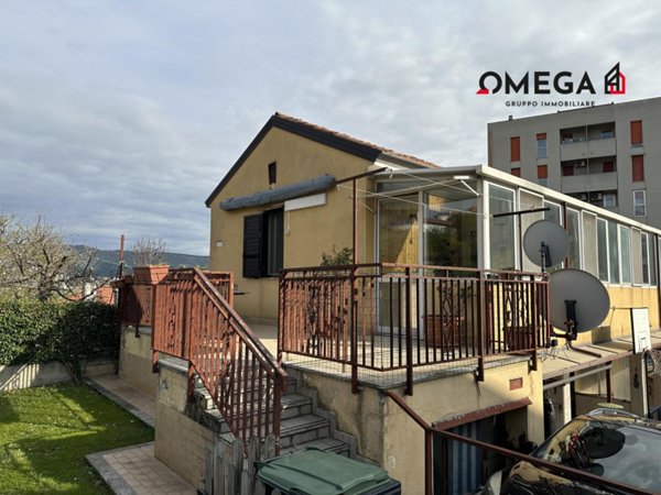 casa indipendente in vendita a Trieste in zona Cattinara