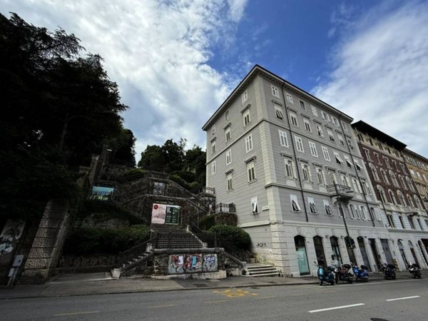 appartamento in vendita a Trieste in zona San Giacomo