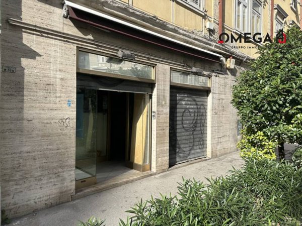 negozio in vendita a Trieste in zona San Giacomo