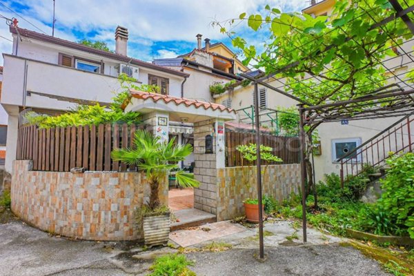 casa indipendente in vendita a Trieste in zona San Vito