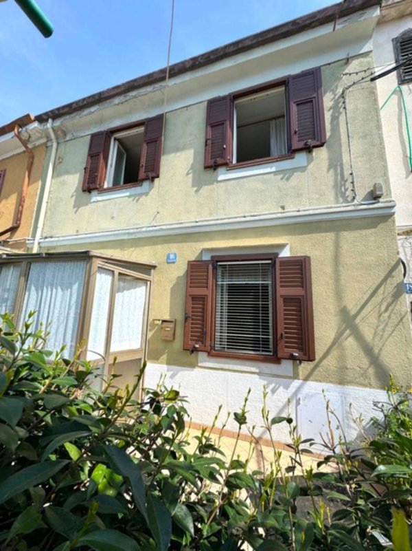 casa indipendente in vendita a Trieste in zona Cologna