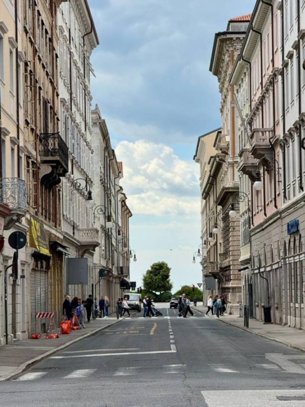 appartamento in vendita a Trieste in zona Città Vecchia