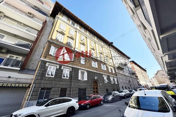 ufficio in vendita a Trieste in zona Barriera vecchia