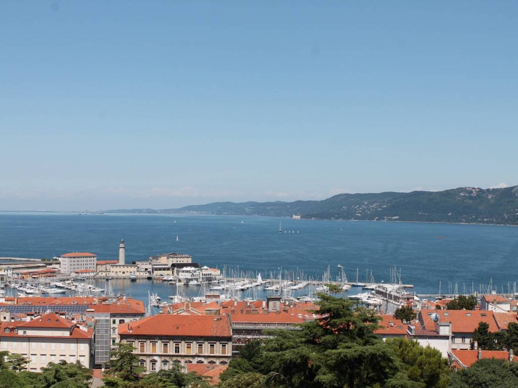 appartamento in vendita a Trieste in zona San Vito