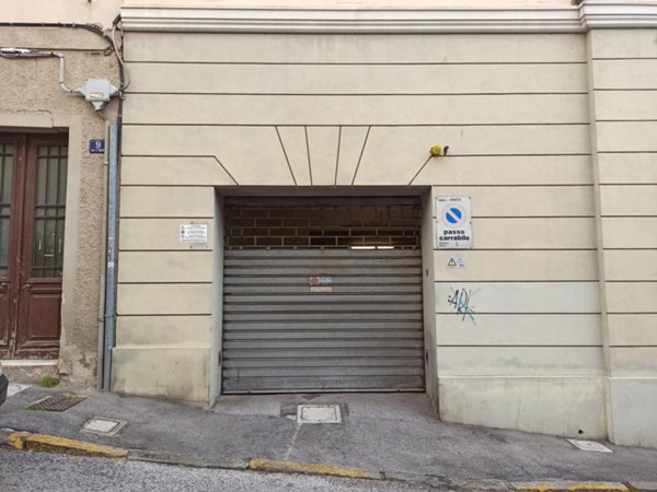 negozio in vendita a Trieste in zona San Giacomo