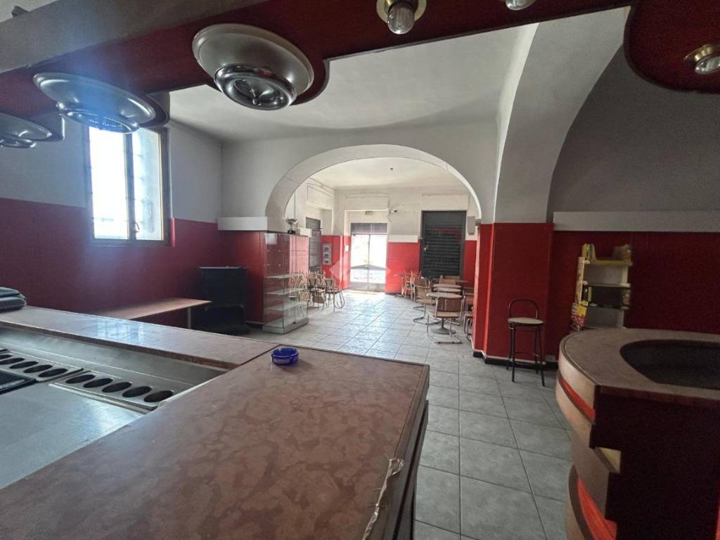 negozio in vendita a Trieste in zona Gretta