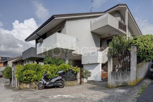 casa indipendente in vendita a Trieste in zona Valmaura