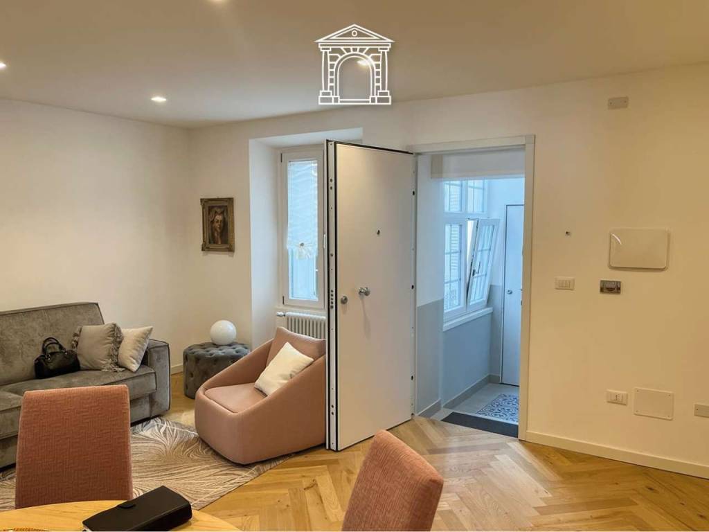 appartamento in vendita a Trieste in zona Borgo Teresiano