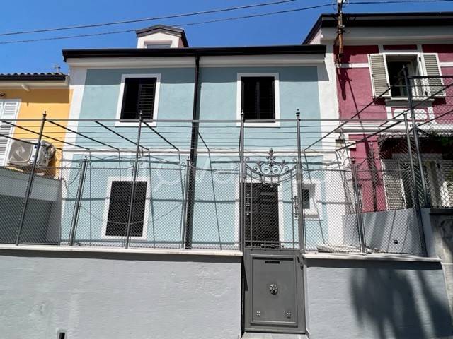 casa indipendente in vendita a Trieste in zona San Giacomo