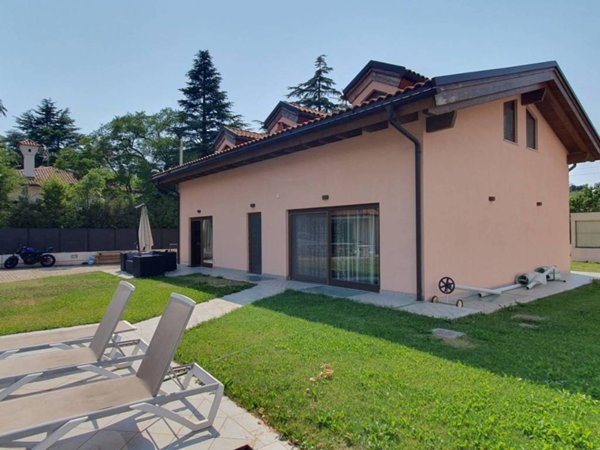 casa indipendente in vendita a Trieste in zona Opicina