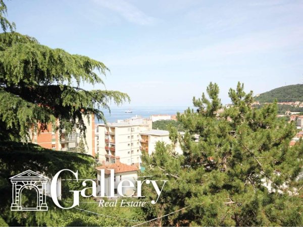 casa indipendente in vendita a Trieste in zona Barcola