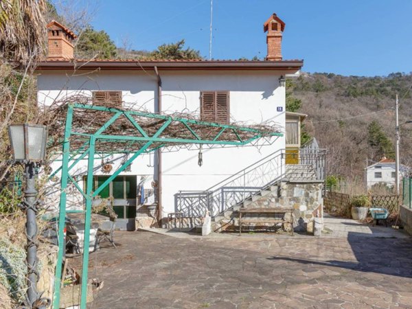 casa indipendente in vendita a Trieste in zona Conconello