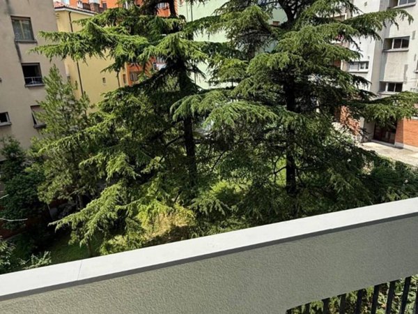 appartamento in vendita a Trieste in zona Campi Elisi