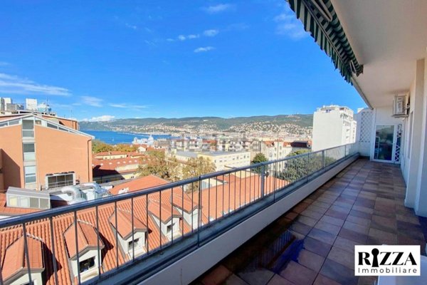 appartamento in vendita a Trieste in zona Città Vecchia