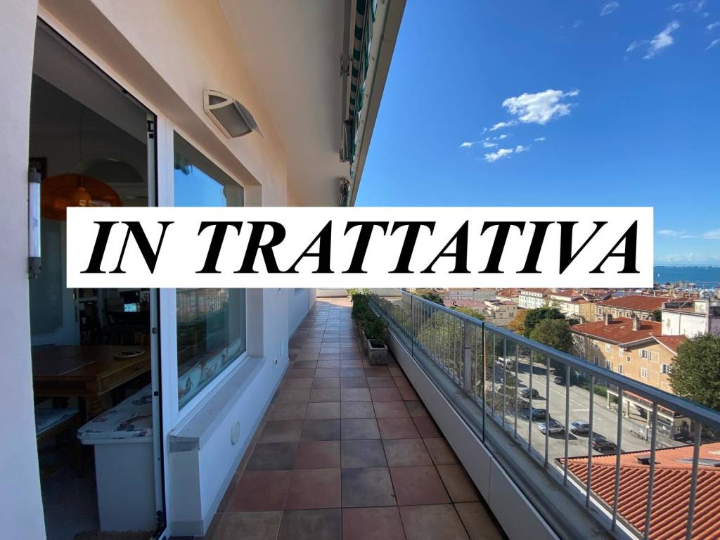appartamento in vendita a Trieste in zona Città Vecchia