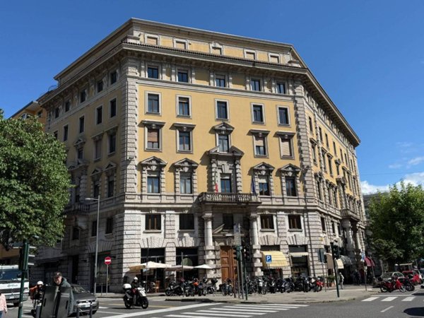 appartamento in vendita a Trieste in zona Miramare