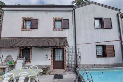 casa indipendente in vendita a Trieste in zona Cologna