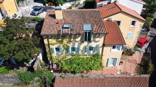 casa indipendente in vendita a Trieste in zona Guardiella