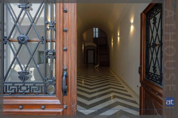 appartamento in vendita a Trieste in zona Città Vecchia