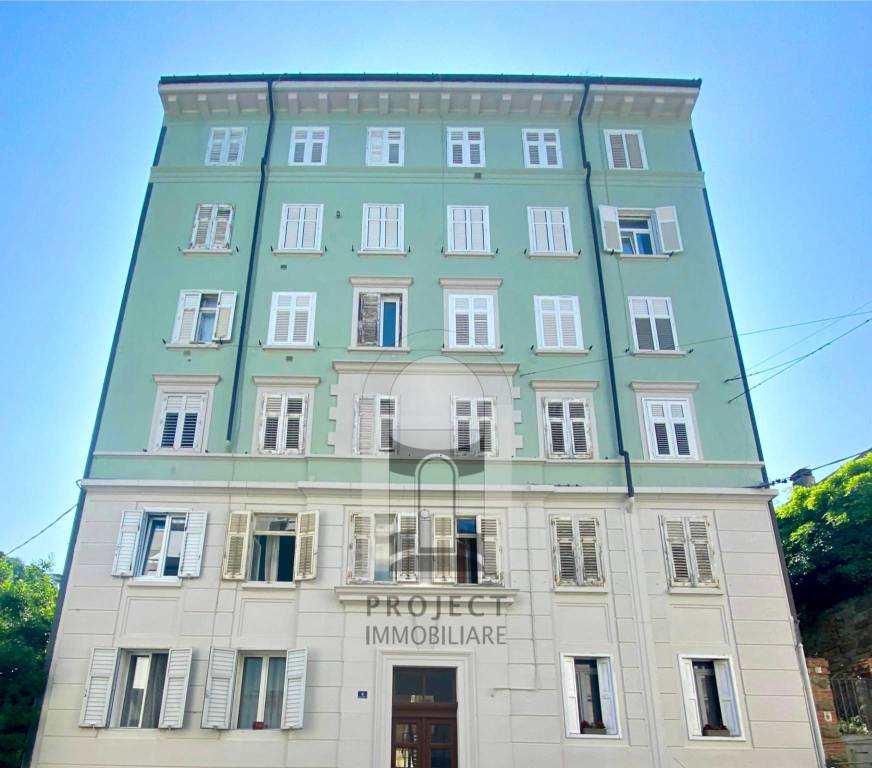 appartamento in vendita a Trieste in zona Roiano