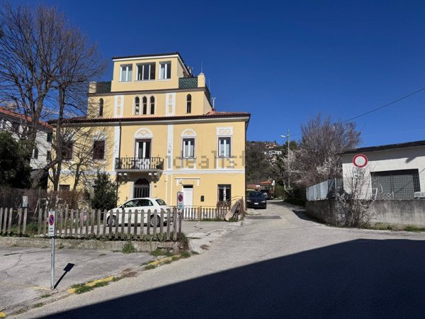 appartamento in vendita a Trieste in zona Gretta