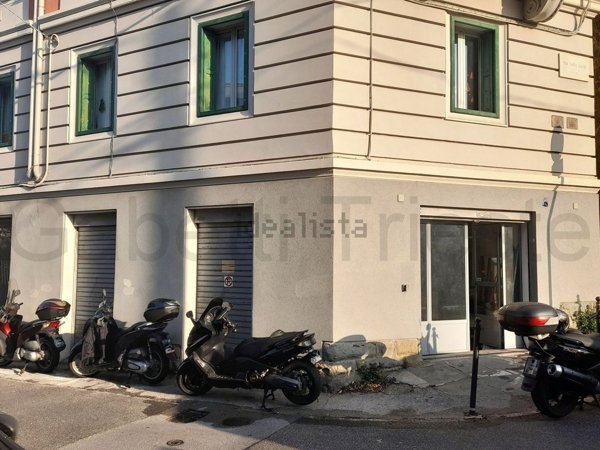 locale commerciale in vendita a Trieste in zona Scorcola