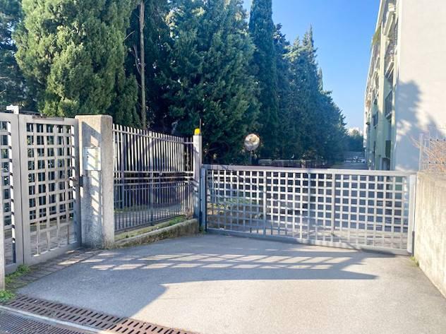 negozio in vendita a Trieste in zona Cattinara