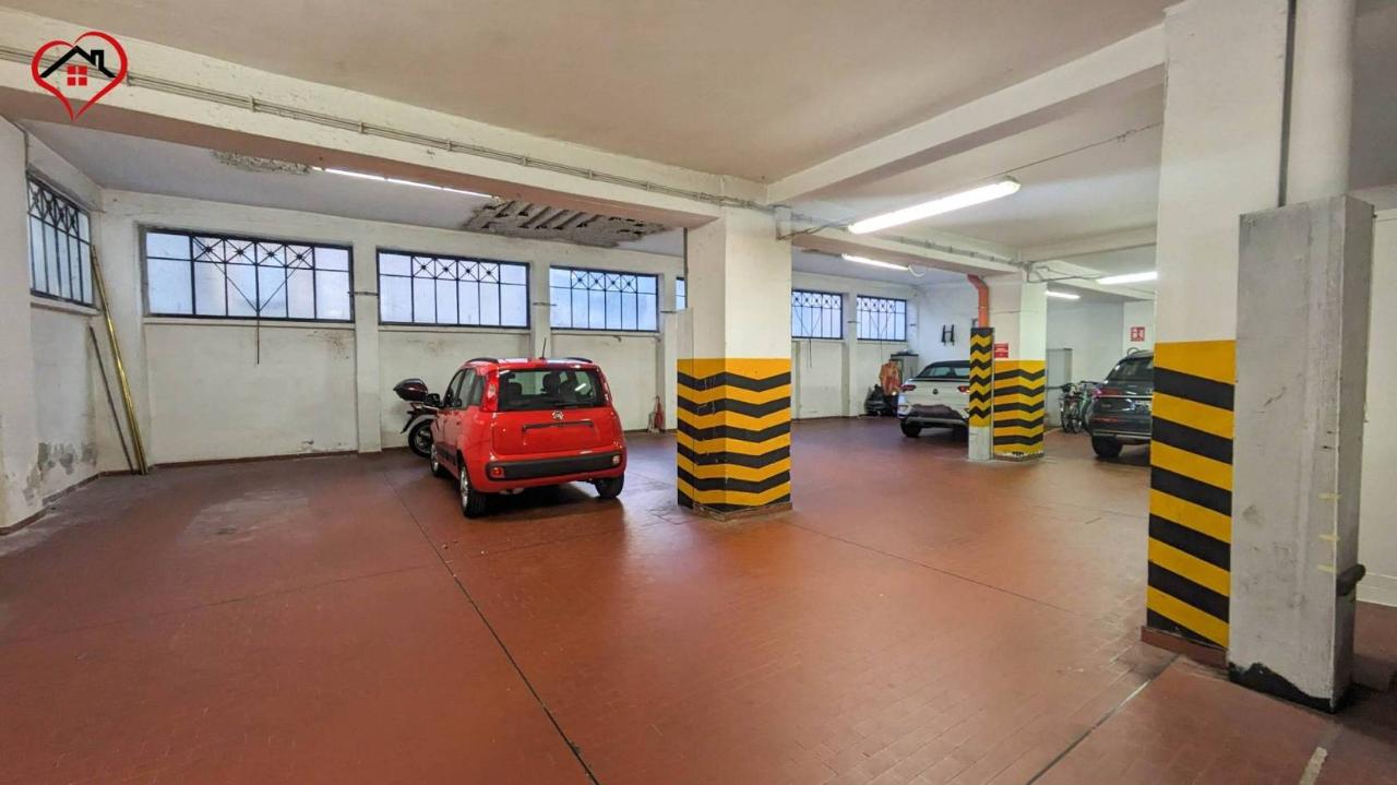 negozio in vendita a Trieste in zona Campi Elisi