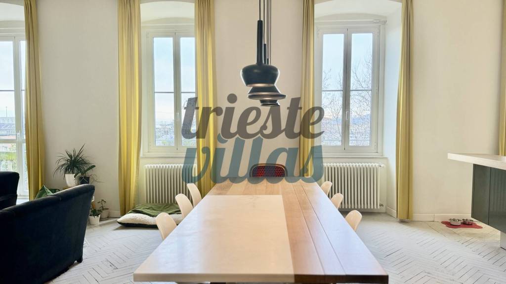 appartamento in vendita a Trieste in zona Città Vecchia