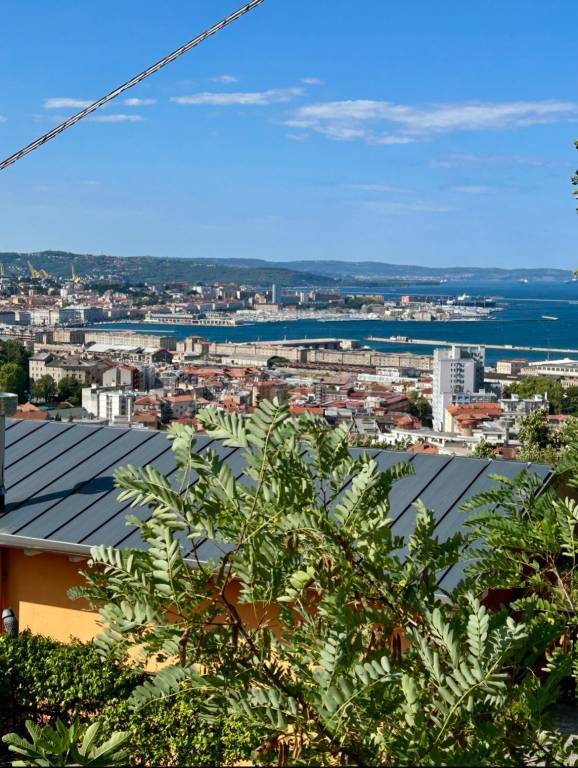 casa indipendente in vendita a Trieste in zona Gretta