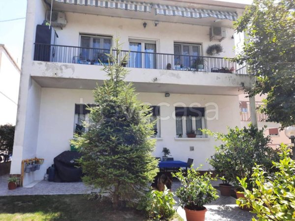 casa indipendente in vendita a Trieste in zona Chiarbola