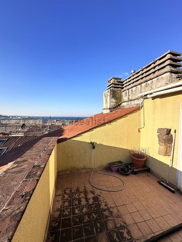 appartamento in vendita a Trieste in zona Città Nuova
