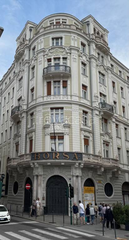 appartamento in vendita a Trieste in zona Borgo Teresiano