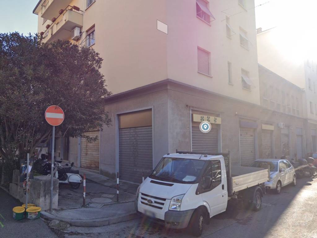negozio in vendita a Trieste in zona Rozzol