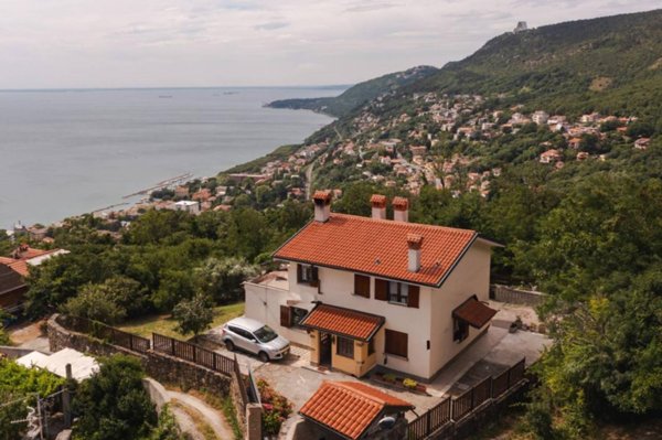 casa indipendente in vendita a Trieste in zona Gretta