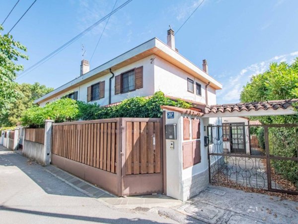 casa indipendente in vendita a Trieste in zona Opicina