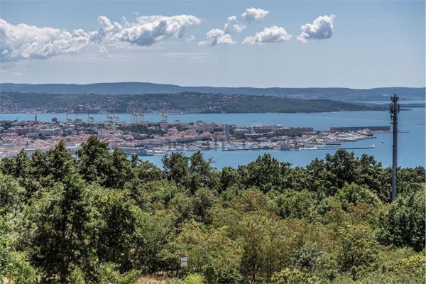 appartamento in vendita a Trieste in zona Gretta
