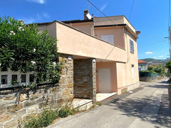 casa indipendente in vendita a Trieste in zona Valmaura