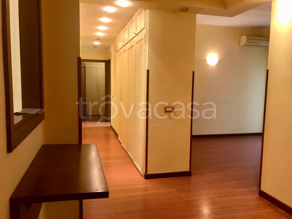 appartamento in vendita a Trieste in zona Roiano