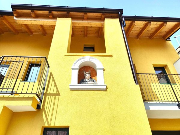 casa indipendente in vendita a Trieste in zona Gretta