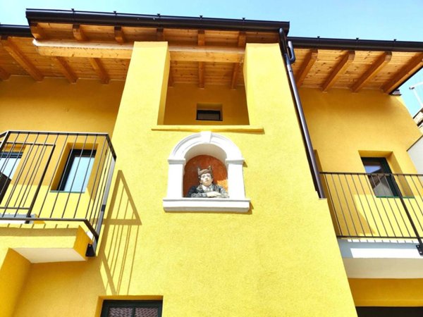casa indipendente in vendita a Trieste in zona Gretta