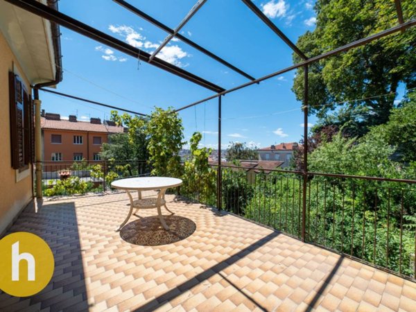 casa indipendente in vendita a Trieste in zona Scorcola