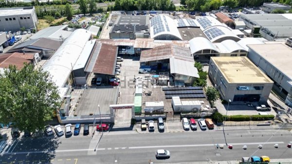 locale di sgombero in vendita a Trieste