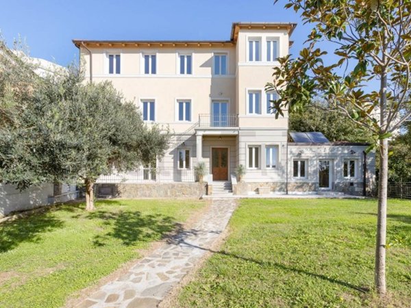 casa indipendente in vendita a Trieste in zona Scorcola