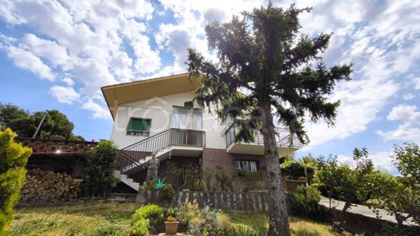 casa indipendente in vendita a Trieste in zona Miramare