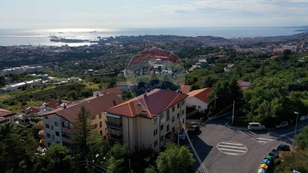 appartamento in vendita a Trieste in zona Cattinara