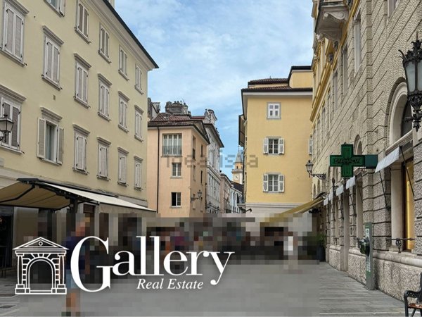 appartamento in vendita a Trieste in zona Città Vecchia