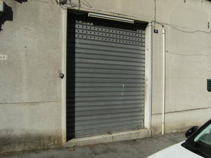 negozio in vendita a Trieste in zona San Giacomo