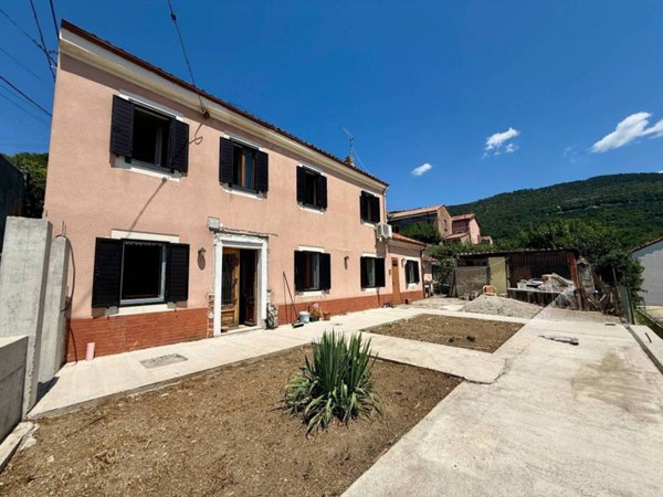 casa indipendente in vendita a Trieste in zona Cologna
